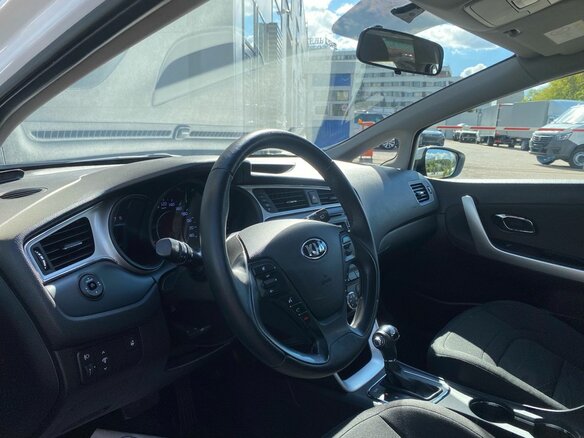 2018 Kia Ceed II Рестайлинг, белый - вид 5