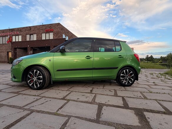 2010 Skoda Fabia RS II, зелёный, 850000 рублей - вид 2