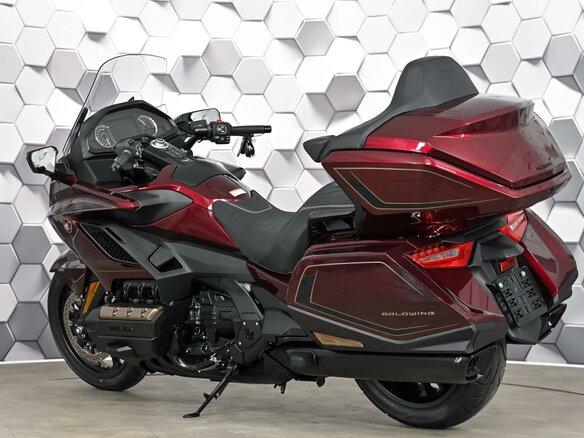 2025 Honda GL 1800 Gold Wing, красный, 3589000 рублей - вид 7