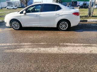 2013 Citroen C4 II, белый, 470000 рублей, вид 3