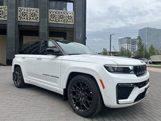 2026 Jeep Grand Cherokee L V (WL) Рестайлинг, белый, 10199000 рублей, вид 3