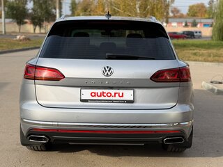 2018 Volkswagen Touareg III, серебристый, 3700000 рублей, вид 5