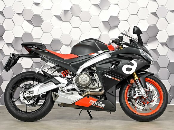 2021 Aprilia RS 660, чёрный, 977000 рублей - вид 2