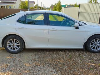 2018 Toyota Camry VIII (XV70), белый, 2300000 рублей, вид 4