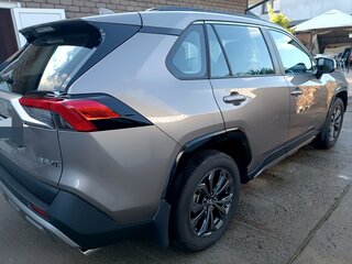 2025 Toyota RAV4 V (XA50), серый, 3300000 рублей, вид 3