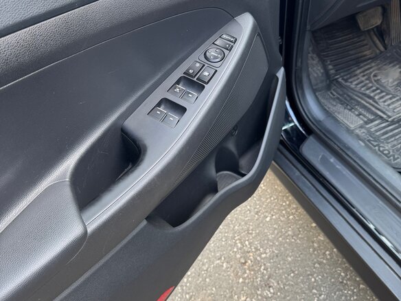 2016 Hyundai Tucson III, чёрный, 2350000 рублей - вид 6