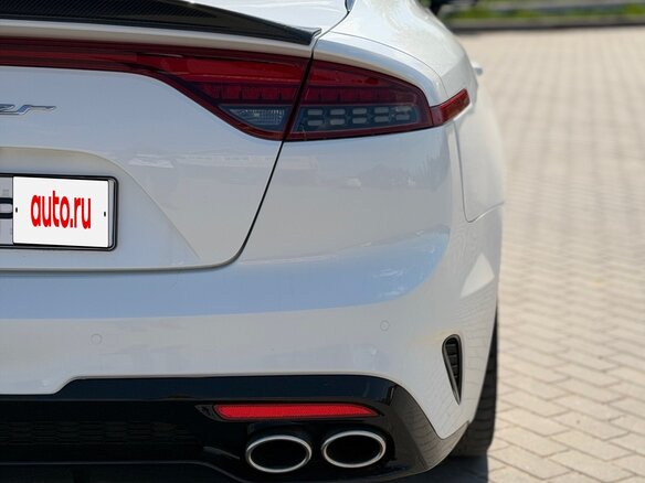 2020 Kia Stinger I Рестайлинг, белый - вид 9
