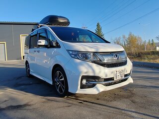 2015 Honda Stepwgn V, белый, 2200000 рублей, вид 2