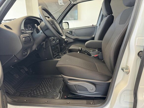 2026 Lada (ВАЗ) Niva Travel I Рестайлинг, белый, 1789000 рублей - вид 8