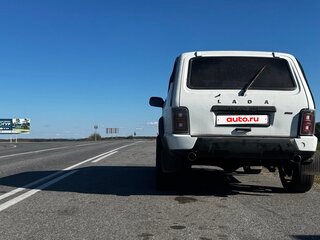 2014 Lada (ВАЗ) 2121 (4x4) Urban I Рестайлинг, белый, 460000 рублей, вид 5