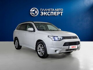 2013 Mitsubishi Outlander III, белый, 1420000 рублей, вид 3