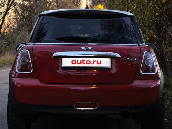 2008 Mini Hatch Cooper II (R56), красный, 720000 рублей - вид 5