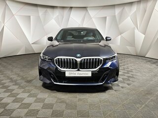 2025 BMW 5 серии 530e VIII (G60/G61/G68), чёрный, 8700000 рублей, вид 3