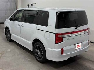 2023 Mitsubishi Delica D:5 I Рестайлинг, белый, 2590000 рублей, вид 3