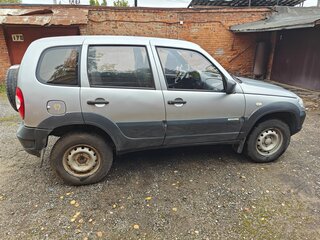2015 Chevrolet Niva I Рестайлинг, серый, 450000 рублей, вид 4