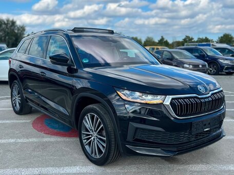 2023 Skoda Kodiaq I Рестайлинг, чёрный, 3575000 рублей, вид 3