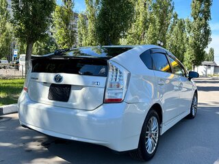 2010 Toyota Prius III (XW30), белый, 990000 рублей, вид 5
