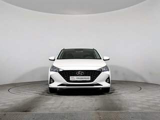 2022 Hyundai Solaris II Рестайлинг, белый, 1700000 рублей, вид 2
