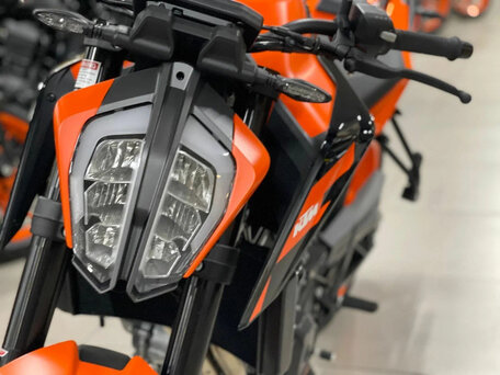 2022 KTM 890 Duke GP, оранжевый, 899000 рублей, вид 5
