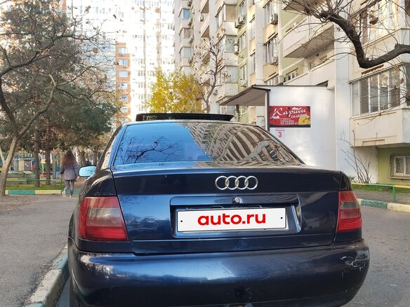 1997 Audi A4 I (B5), синий, 300000 рублей - вид 3
