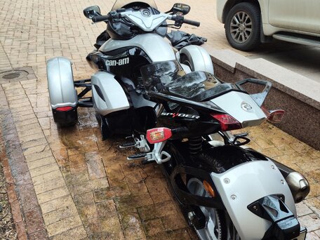 2008 BRP Can-Am Spyder, серебристый, 900000 рублей, вид 3