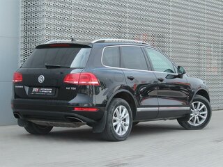 2013 Volkswagen Touareg II, чёрный, 2000000 рублей, вид 5
