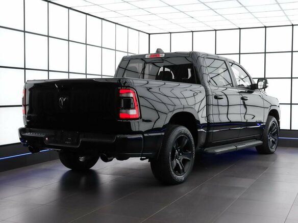 2022 Ram 1500 Crew Cab V, чёрный, 6980000 рублей - вид 6