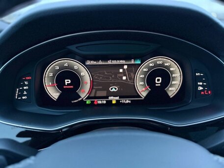 2026 Audi Q7 45 TFSI II (4M) Рестайлинг 2, серый, 10490000 рублей, вид 5