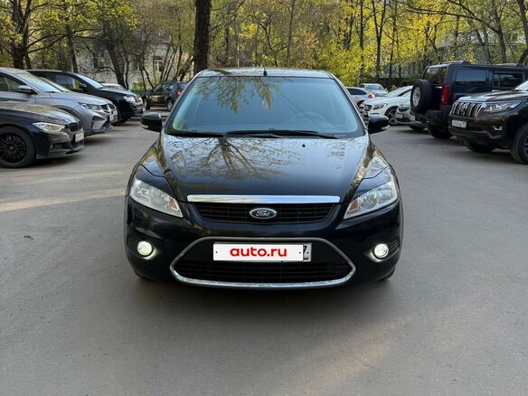 2010 Ford Focus II Рестайлинг, чёрный, 450000 рублей - вид 1