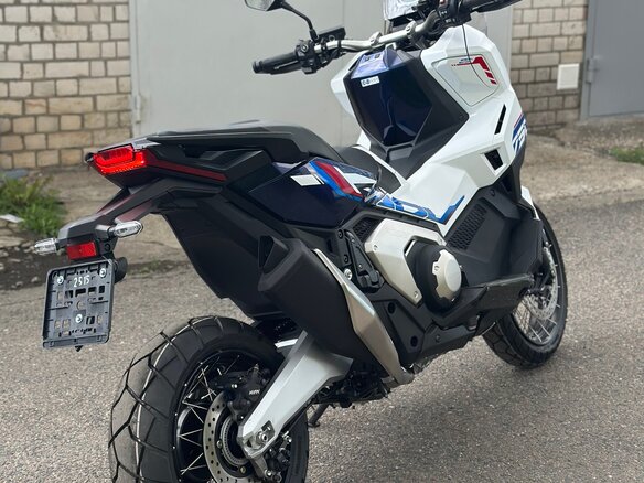 2026 Honda X-ADV, белый - вид 13