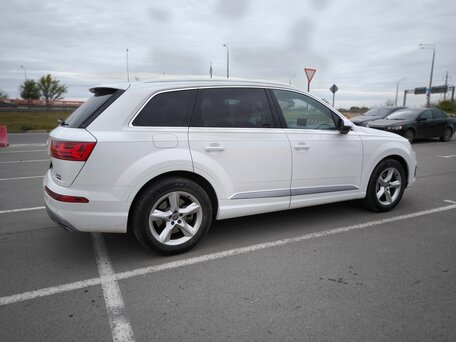 2016 Audi Q7 II (4M), белый, 4200000 рублей, вид 5