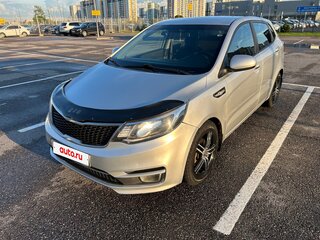 2016 Kia Rio III Рестайлинг, серебристый, 750000 рублей, вид 1