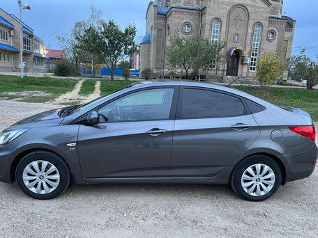 2014 Hyundai Solaris I, серый, 950000 рублей, вид 3