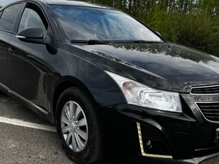 2014 Chevrolet Cruze I Рестайлинг, чёрный, 680000 рублей, вид 3