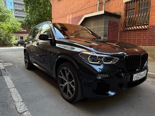 2020 BMW X5 40d IV (G05/G18), чёрный, 7900000 рублей, вид 4