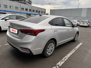 2017 Hyundai Solaris II, серебристый, 750000 рублей, вид 3