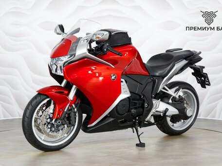 2010 Honda VFR 1200, красный, 850000 рублей, вид 3