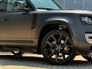 2021 Land Rover Defender 110 II, чёрный, 5010000 рублей, вид 5