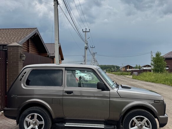 2017 Lada (ВАЗ) 2121 (4x4) Urban I Рестайлинг, золотистый, 600000 рублей - вид 3