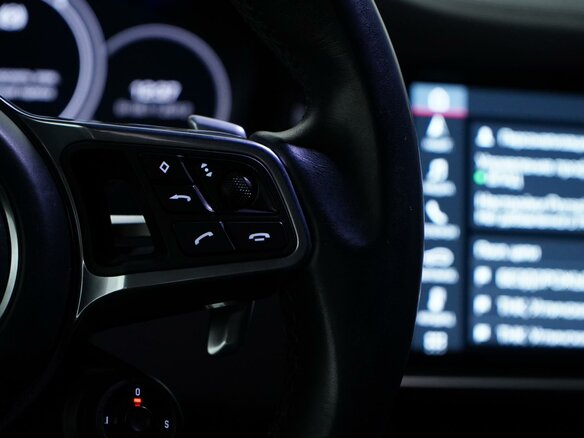 2018 Porsche Cayenne III, чёрный, 5799044 рублей - вид 23