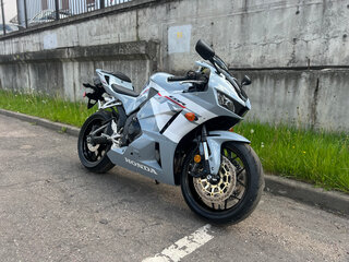 2024 Honda CBR 600RR, серебристый, 1100000 рублей, вид 1