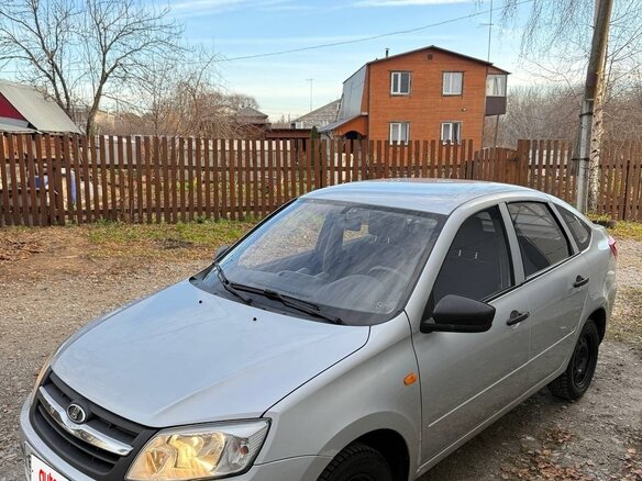 2014 Lada (ВАЗ) Granta I, серебристый, 370000 рублей - вид 1