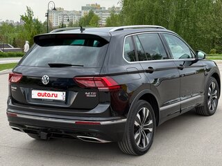 2017 Volkswagen Tiguan II, чёрный, 2650000 рублей, вид 4