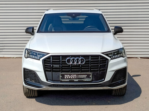 2020 Audi Q7 55 TFSI II (4M) Рестайлинг, белый, 5185000 рублей - вид 2