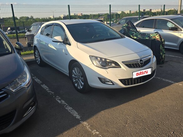 2011 Opel Astra J, белый, 800000 рублей - вид 4