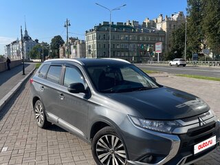 2019 Mitsubishi Outlander III Рестайлинг 3, серый, 1650000 рублей, вид 1
