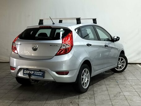 2014 Hyundai Solaris I, серебристый, 700000 рублей, вид 4