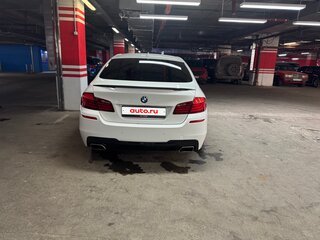 2012 BMW 5 серии 530d xDrive VI (F10/F11/F07), белый, 2200000 рублей, вид 5
