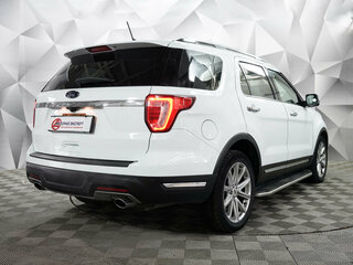 2018 Ford Explorer V Рестайлинг 2, белый, 2797000 рублей, вид 5