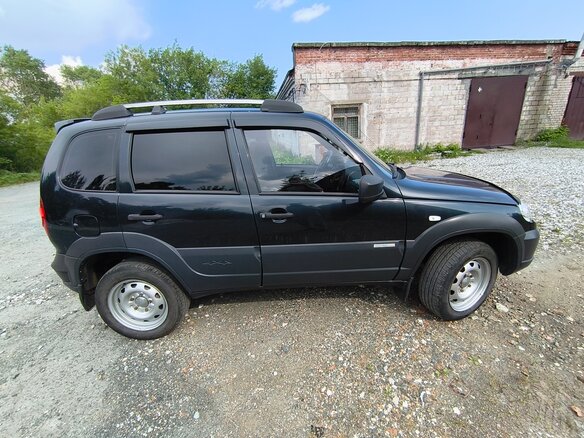 2012 Chevrolet Niva I Рестайлинг, чёрный, 535000 рублей - вид 4